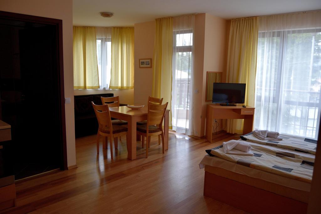 Persey Flora Apartments Borovets Habitación foto